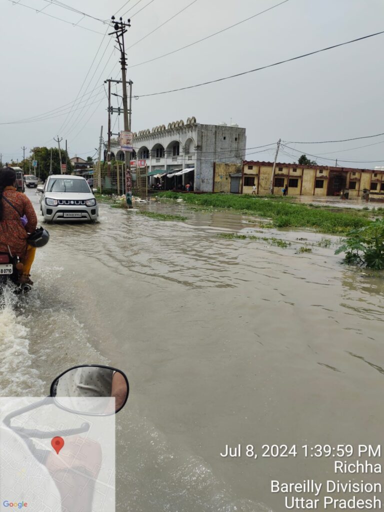 Bareilly-हफ्ते भर से हो रही लगातार बारिश से जल जीवन हुआ अस्त-व्यस्त।